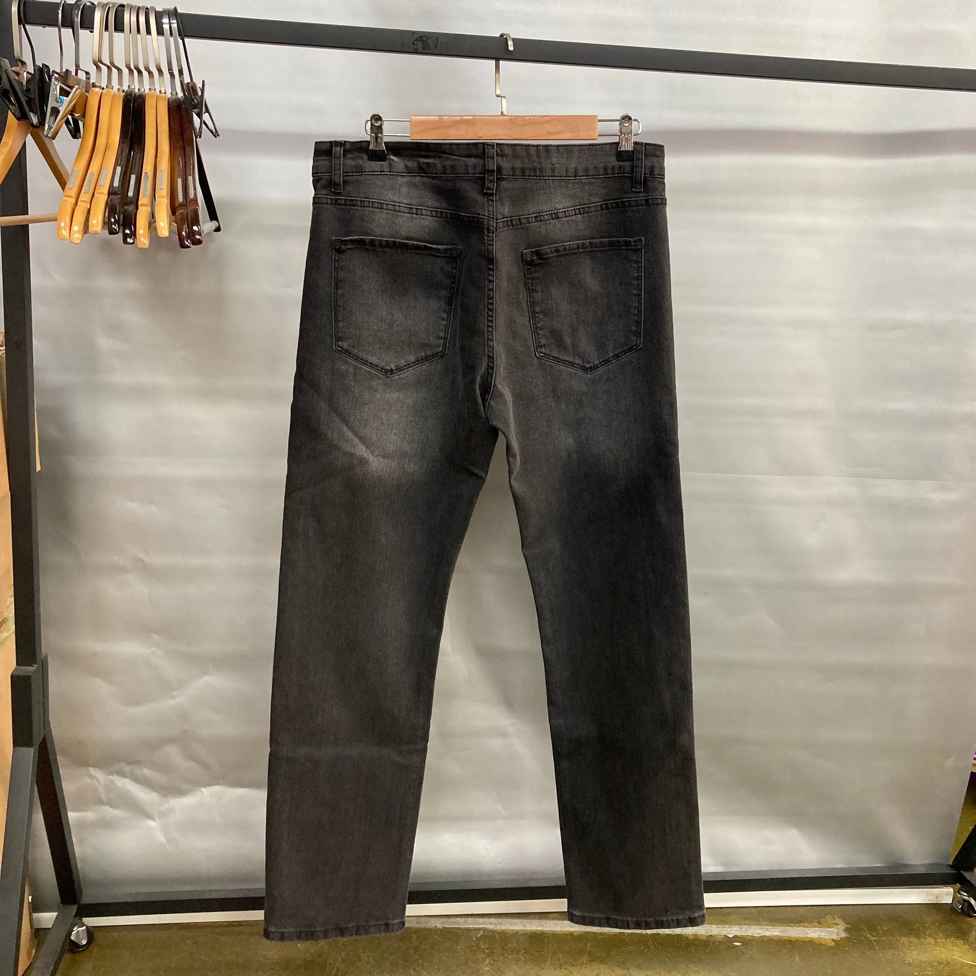 <img src="https://www.sejin.com/" 
       alt="Denim wash heavy Jeans for  Men or women Low MOQ Factory Manufacture" 
       loading="lazy" />