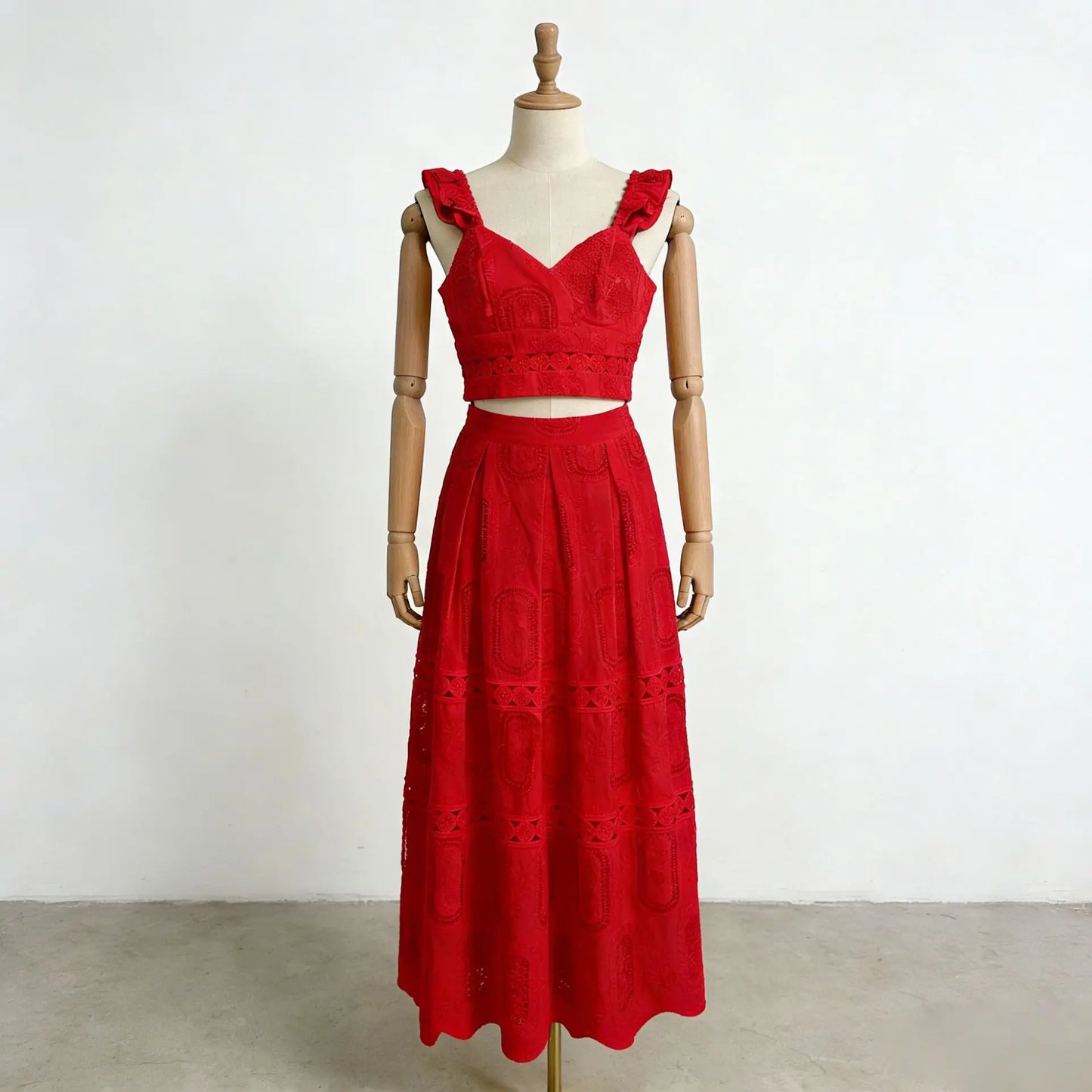 <img src="https://www.sejin.com/" 
       alt="Embroidered  V-neck  Top&Skirt Set Dress Low MOQ Factory Manufacture" 
       loading="lazy" />