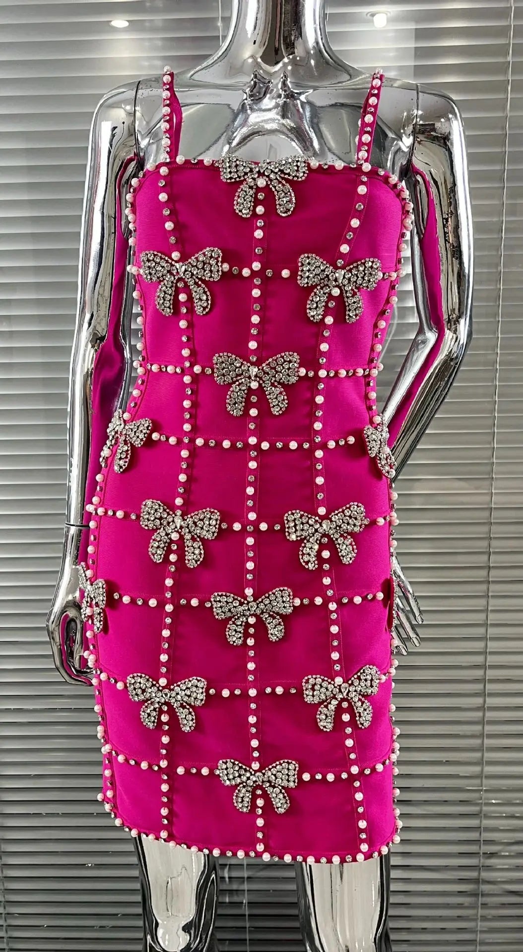 <img src="https://www.sejin.com/" 
       alt="Fashion Luxury Beading Diamonds Strap Bandage Mini Dress Low MOQ Factory Manufacture,Wholsale" 
       loading="lazy" />