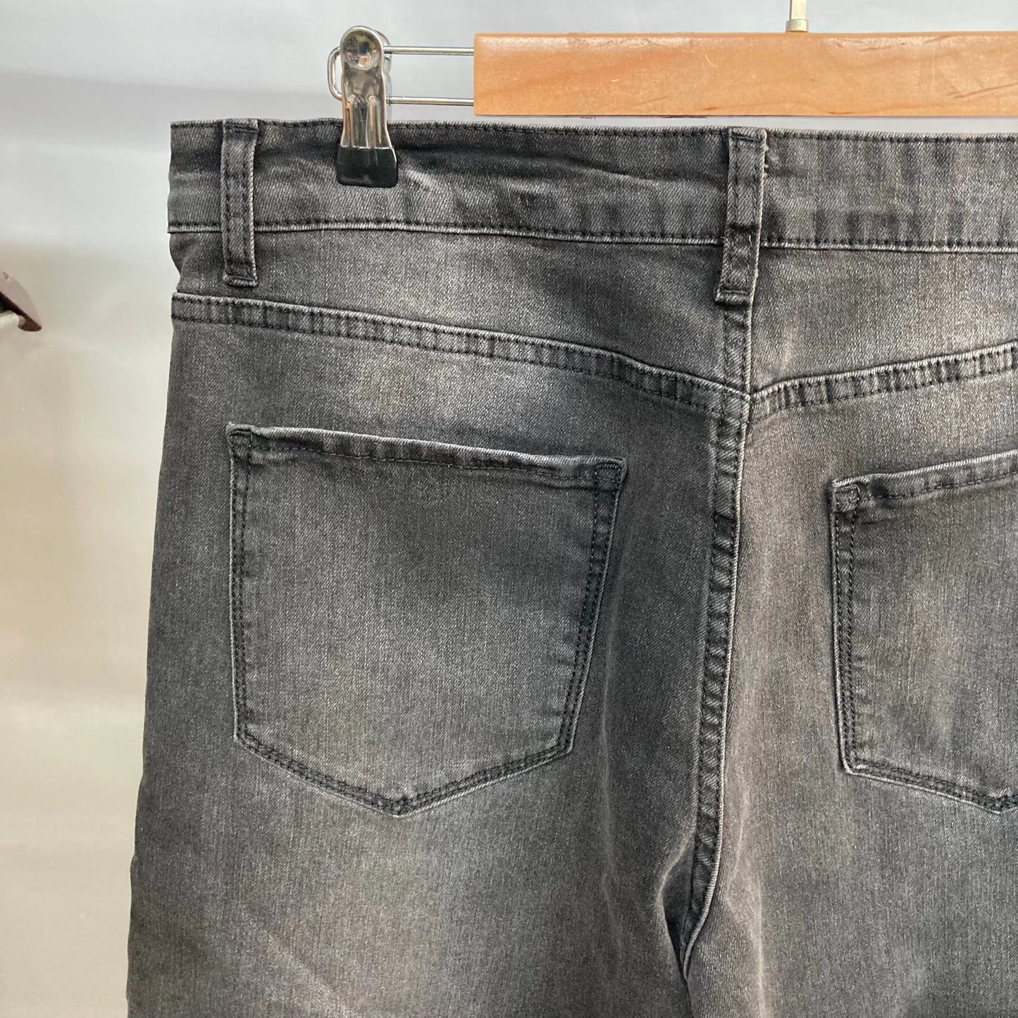 <img src="https://www.sejin.com/" 
       alt="Denim wash heavy Jeans for  Men or women Low MOQ Factory Manufacture" 
       loading="lazy" />