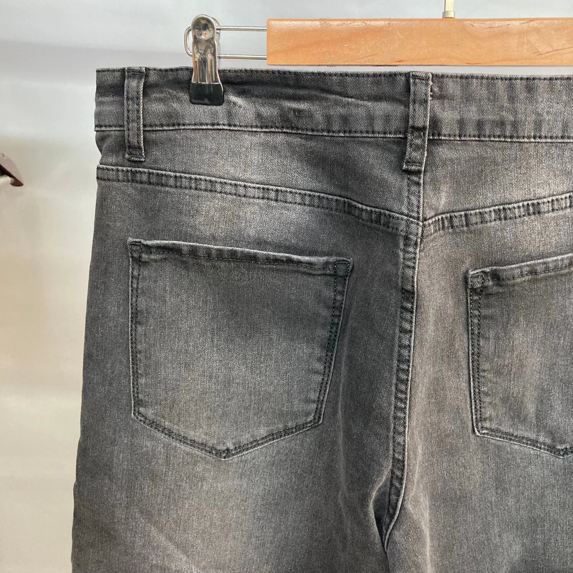 <img src="https://www.sejin.com/" 
       alt="Denim wash heavy Jeans for  Men or women Low MOQ Factory Manufacture" 
       loading="lazy" />