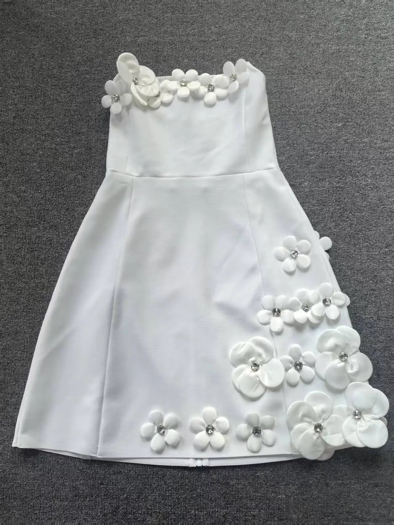 <img src="https://www.sejin.com/" 
       alt=" 3D Flowers Mini Bandage White Mini Dress Low MOQ Factory Manufacture,Wholsale" 
       loading="lazy" />