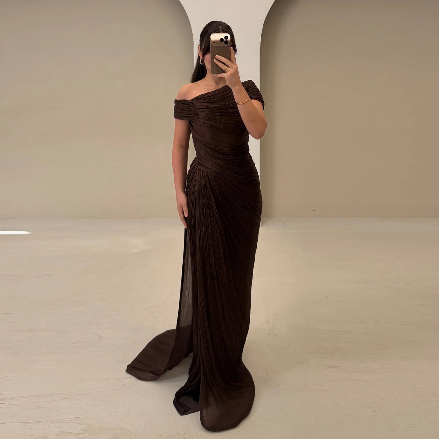 <img src="https://www.sejin.com/" 
       alt=" Off Shoulder Evening Chiffon Dress Low MOQ Factory Manufacture" 
       loading="lazy" />