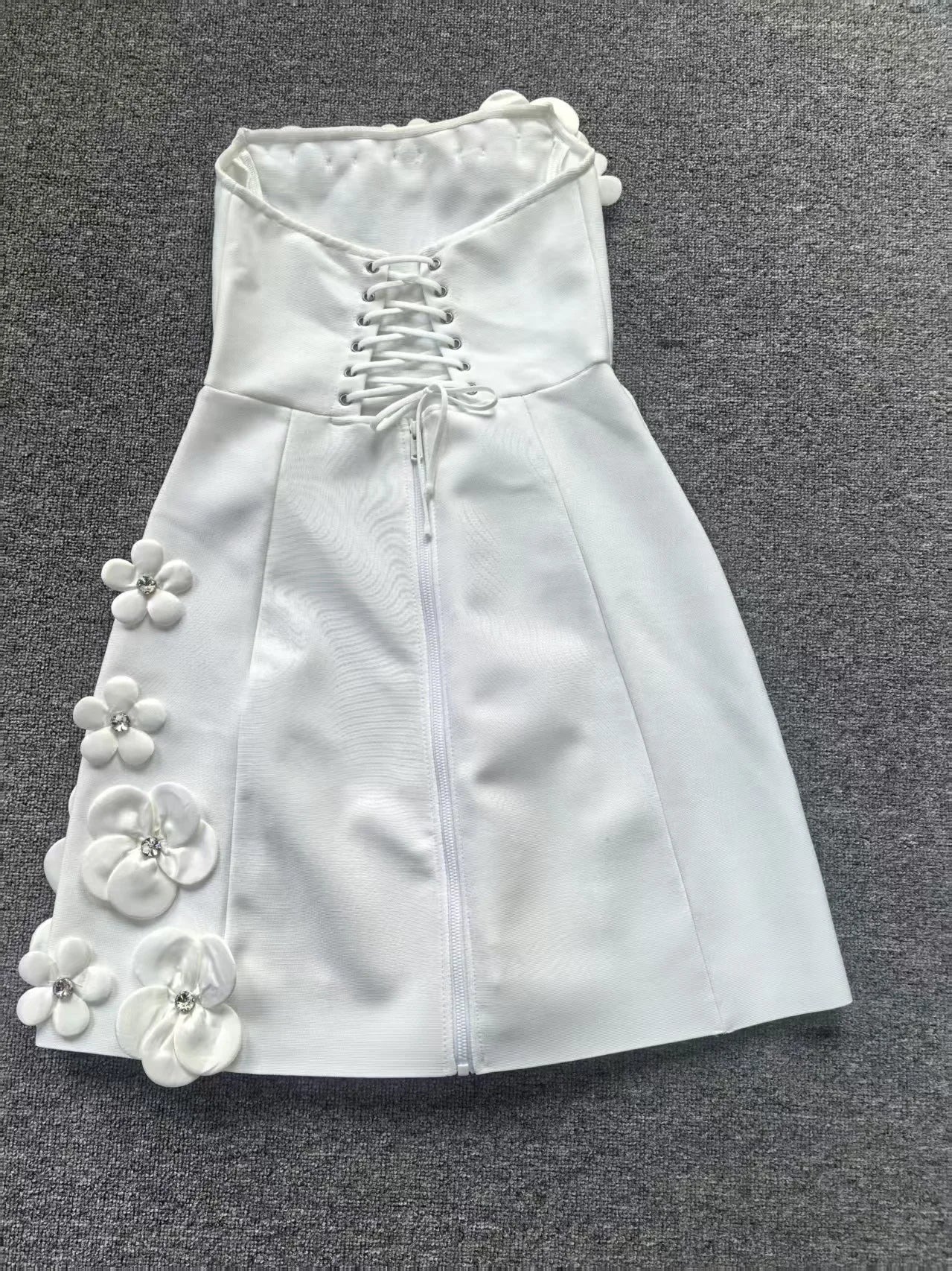<img src="https://www.sejin.com/" 
       alt=" 3D Flowers Mini Bandage White Mini Dress Low MOQ Factory Manufacture,Wholsale" 
       loading="lazy" />